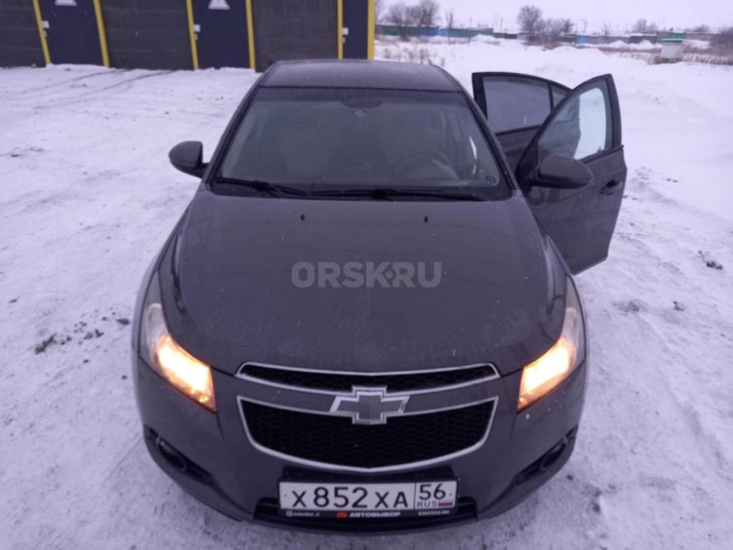 Продается Chevrolet Cruze LS 1.8 2011г АКПП. - Орск