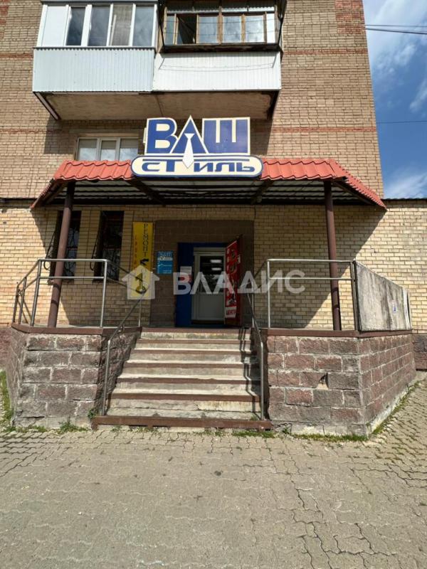 Продается помещение свободного назначения в самом центре города Гая, площадью 96,1 квадратных метра - Гай