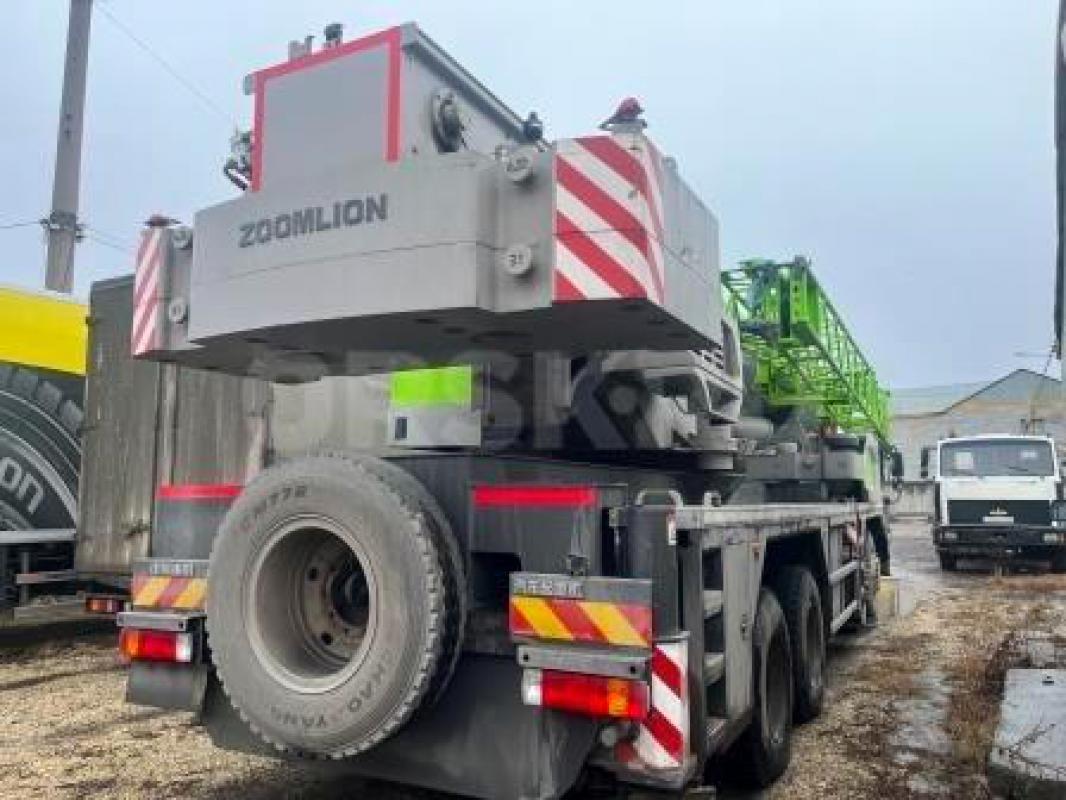 Автомобильный кран зумлион  60 тонн в идеальном состоянии , 23 год , покупался за 25.5 млн с доставк - Орск