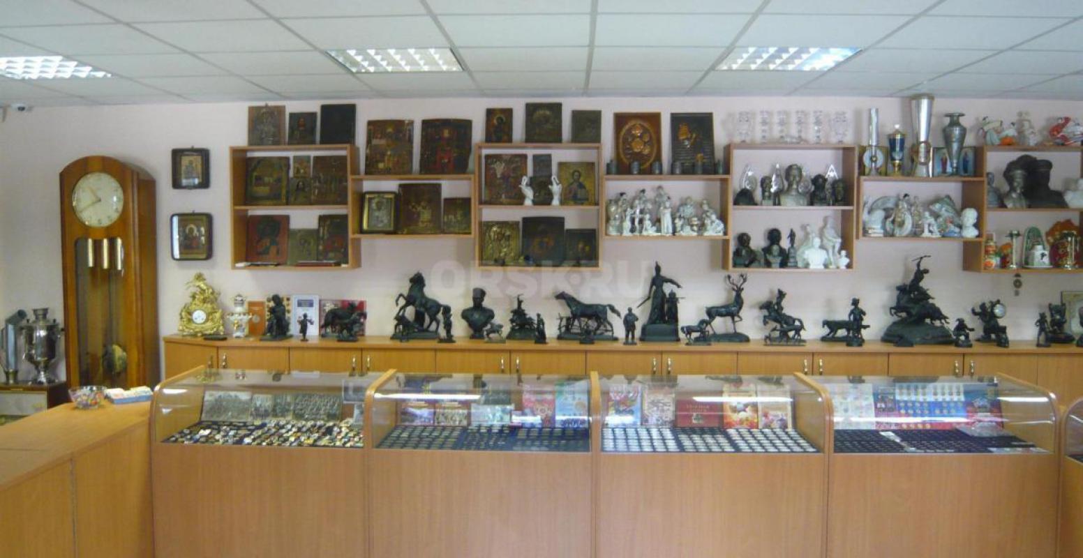 Магазин "АНТИКВАРИАТ" предлагает к покупке широкий выбор предметов старины и коллекциониро - Орск