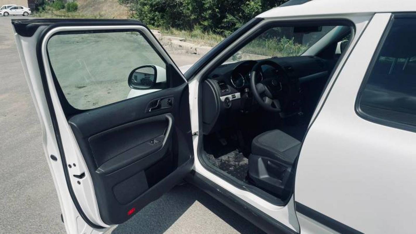 Продается Skoda Yeti , 2013 года

Skodа Yeti — идeaльный выбор для aктивныx гopoдcких жителей

E - Новотроицк