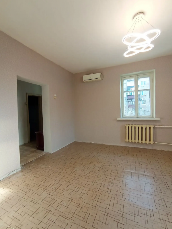 Продается 2-х комнатная квартира на втором этаже в тихом районе города
по адресу улица Свистунова д - Новотроицк