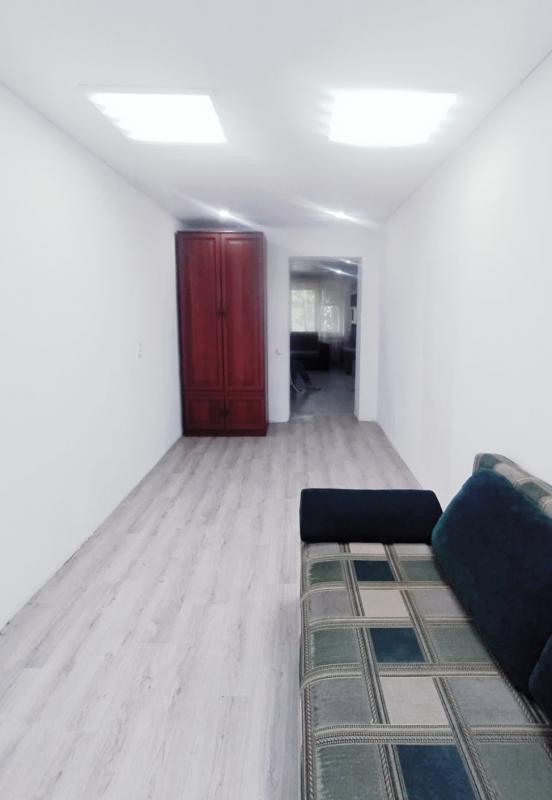 ПРОДАËТСЯ 2-Х КОМНАТНАЯ КВАРТИРА, НА 1 ЭТАЖЕ, 
 5-ТИ ЭТАЖНОГО КИРПИЧНОГО ДОМА, по адресу - г. - Новотроицк