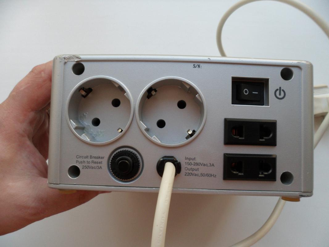 Стабилизатор напряжения Defender AVR iPOWER 600VA. - Новотроицк