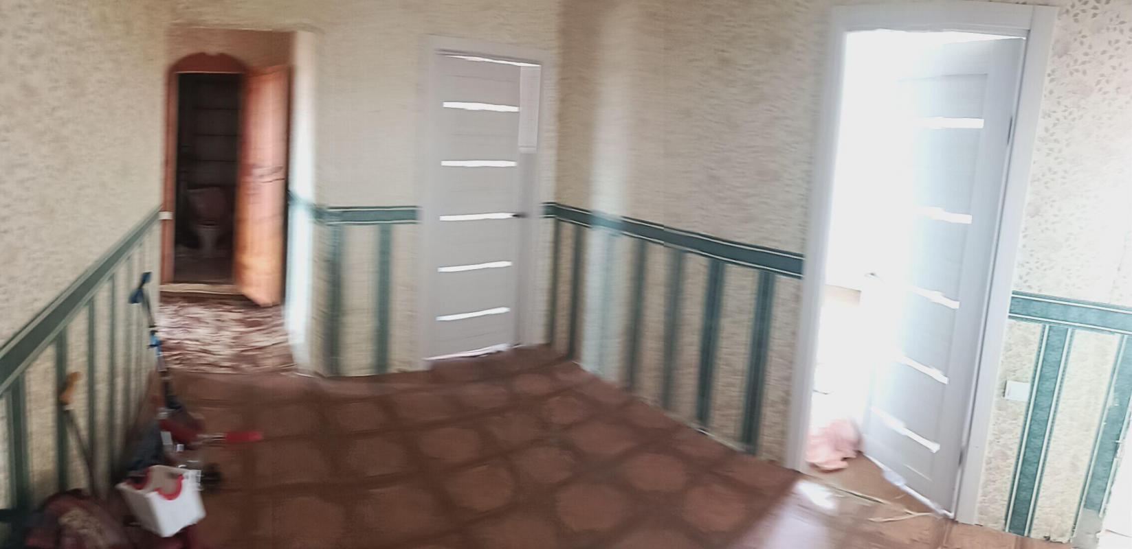 Квартира без ремонта, частично поменяны двери, сплит система - Новотроицк
