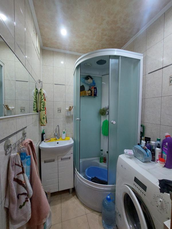 Продаётся уютная, светлая, тёплая трехкомнатная квартира площадью 47.2 квадратных метров на пятом эт - Новотроицк