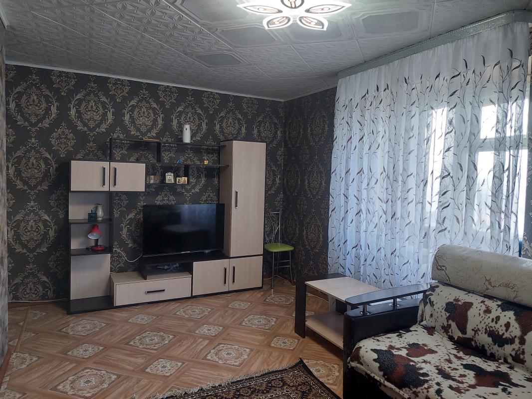 Продам 2- комнатную квартиру по ул. - Новотроицк