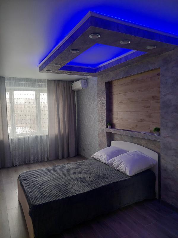 Продаётся уютная двухкомнатная квартира площадью 47.7 квадратных метров на улице Ситкина, 13 в город - Новотроицк