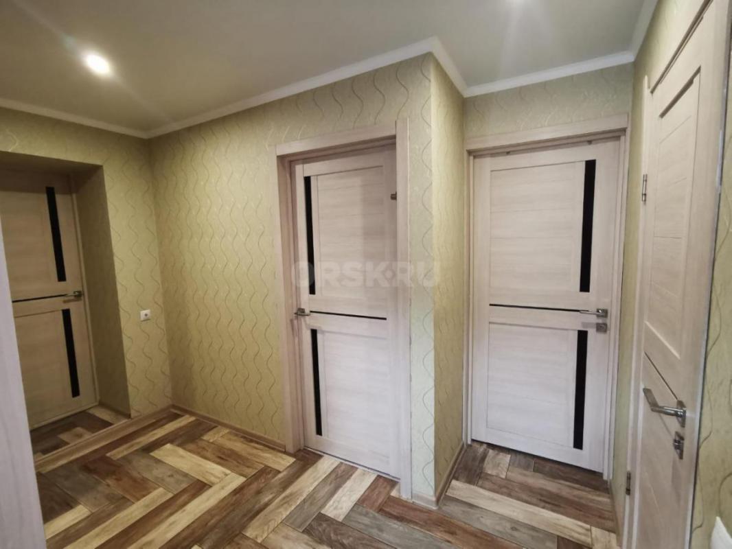 Продается уютный дом по улице Кутузова, в непосредственной близости от общеобразовательной школы № 5 - Орск