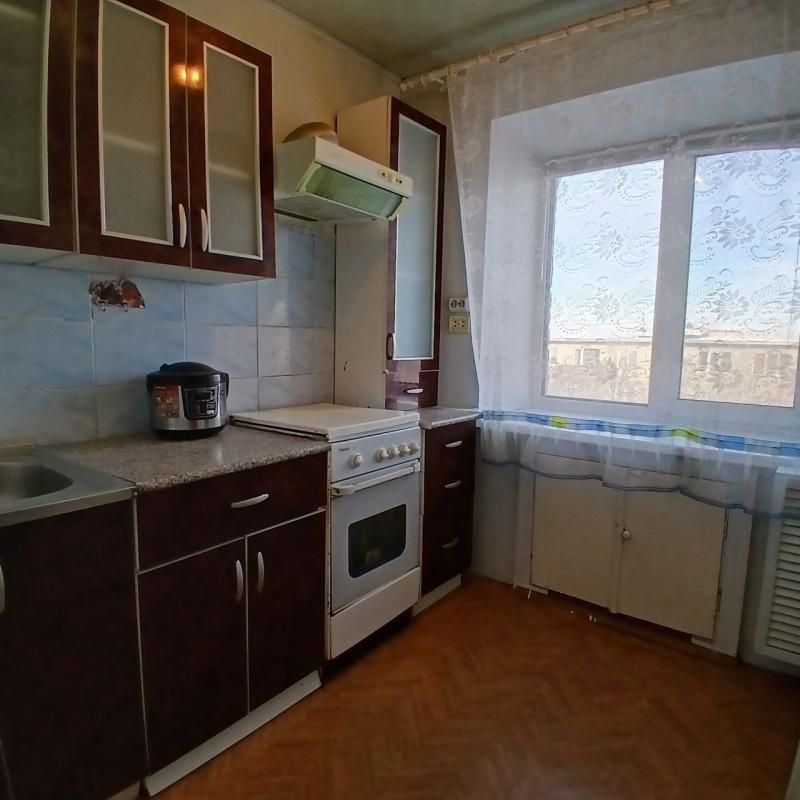 Продаётся трехкомнатная  квартира по адресу г. - Новотроицк