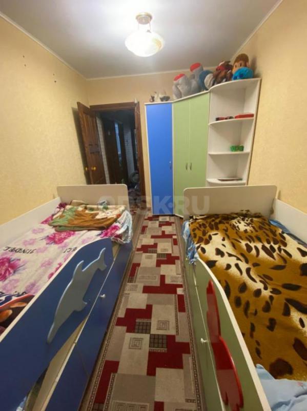 Сдаётся просторная 3-х комнатная квартира на 1-м этаже. - Орск