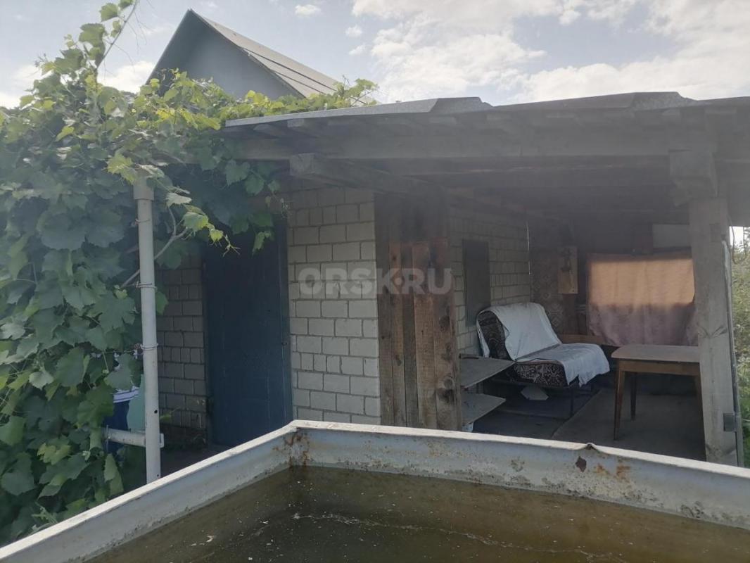 Продам сад, в районе Елшанка, 8 сот, ухоженный, есть яблони, вишня, слива жёлтая и синяя, виноград с - Орск