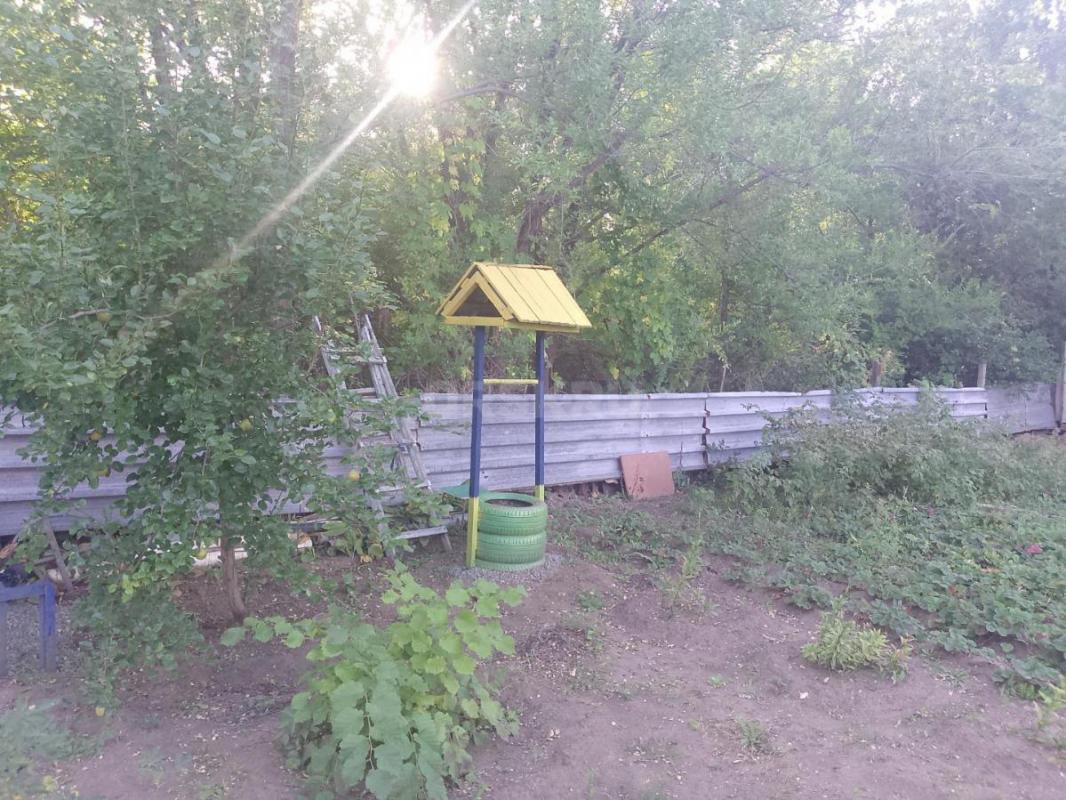 Продам сад СНТ Урожай кирпичный домик туалет на улице в домике стоит печка. - Орск