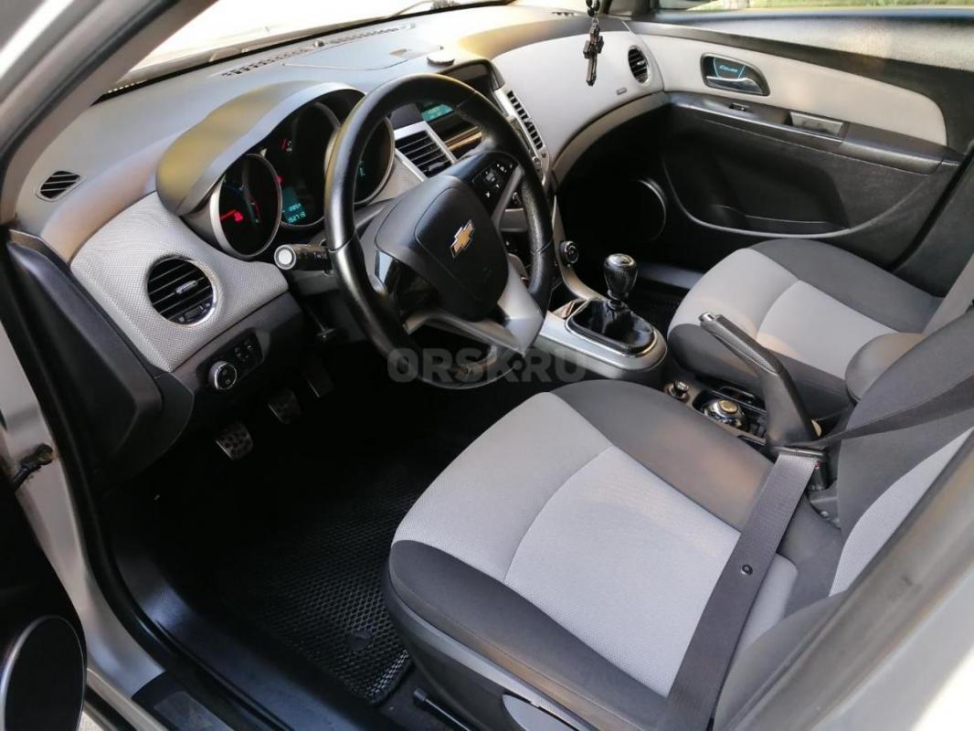 Продам Chevrolet Cruze в отличном состоянии полностью обслужен. - Орск
