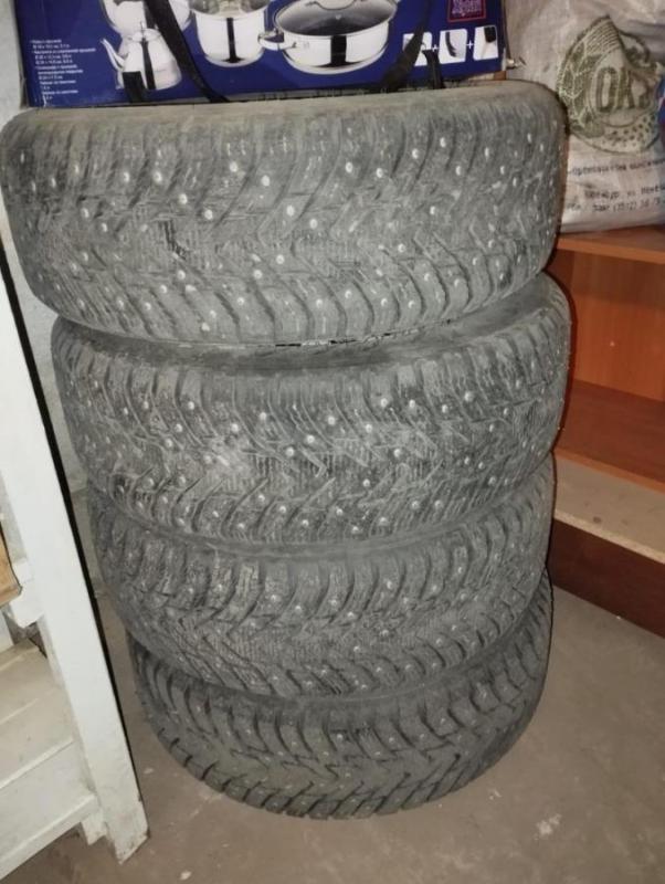 Продам зимнюю резину NORDMAN 8 185x65 R14, вместе со штампованными дисками, на Киа спектра, в идеаль - Орск