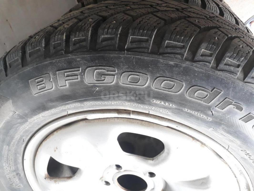 Зимние колеса в сборе Bf Goodrich  215/65 R16 в хорошем состоянии, на оригинальных дисках от Renault - Орск