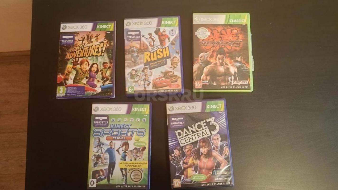 Xbox 360 + kinect + 2 джойстика + несколько дисков + кабель HDMI. - Орск