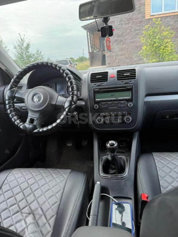 Продам ухоженный автомобиль Volkswagen Jetta 5 2010 года выпуска. 1.6 двигатель,102 л.с,Родной пробе - Гай