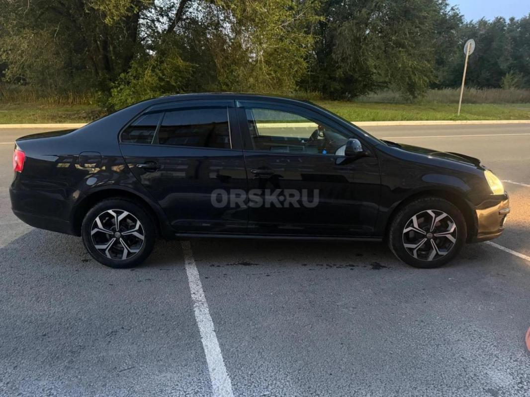 Продам ухоженный автомобиль Volkswagen Jetta 5 2010 года выпуска. 1.6 двигатель,102 л.с,Родной пробе - Гай