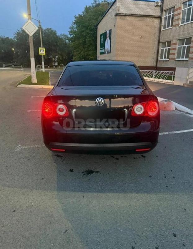 Продам ухоженный автомобиль Volkswagen Jetta 5 2010 года выпуска. 1.6 двигатель,102 л.с,Родной пробе - Гай
