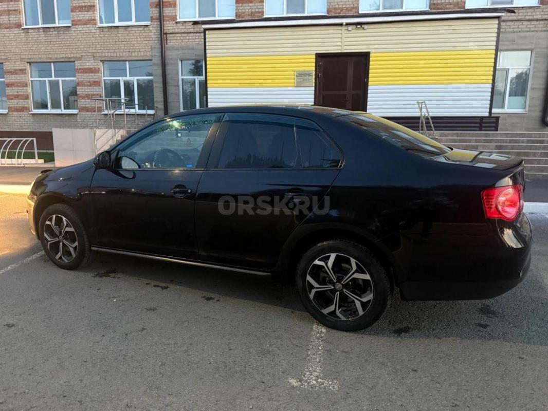 Продам ухоженный автомобиль Volkswagen Jetta 5 2010 года выпуска. 1.6 двигатель,102 л.с,Родной пробе - Гай