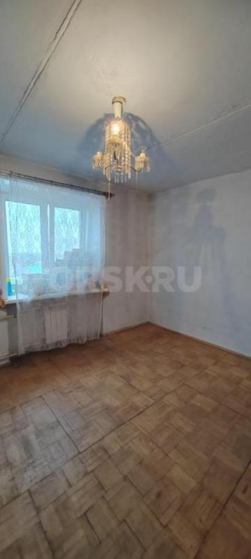 Продается 2-комнатная квартира на 4 этаже кирпичного дома. - Орск