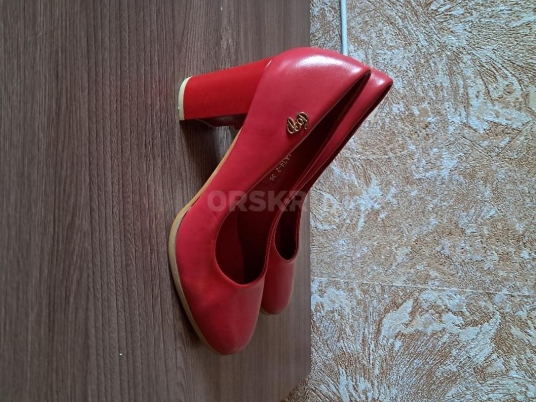 Продам мутоновую шубу б/у р 44 цена 5000р, рюкзак новый 1000р, сапоги натуральные  новые 35 р  1000р - Орск