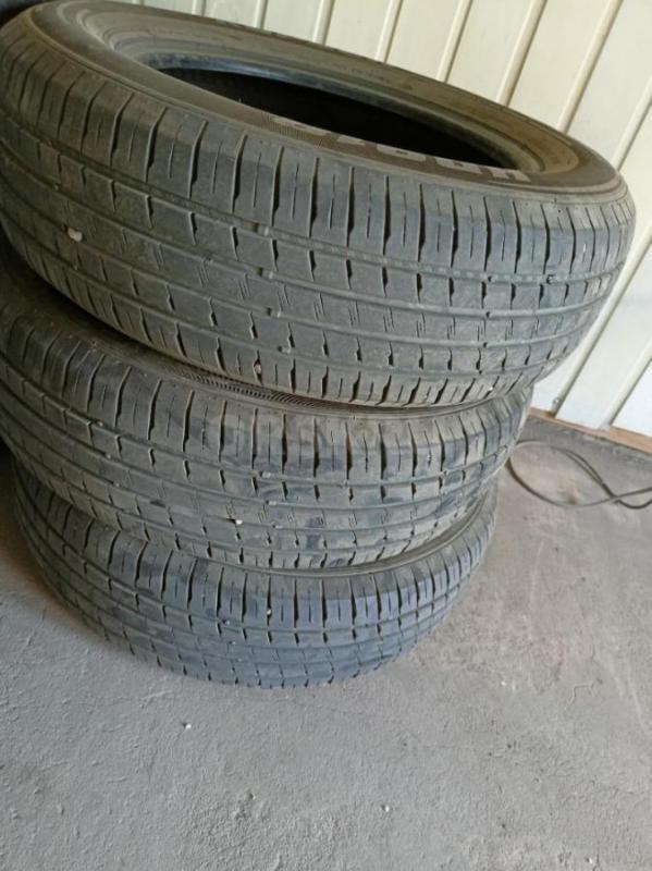 Продам резину лето 195/65 R15 в отличном состоянии 3 балона покупал в августе этого года - Орск