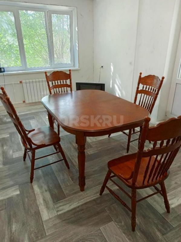 Продам большой стол и 4 стула производитель Индонезия в хорошем состоянии. - Орск