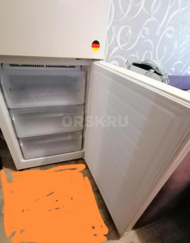 Срочно продам холодильник Bosch, в отличном состоянии, все работает на отлично, ноу Фрост, разморозк - Орск