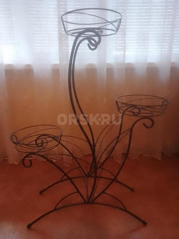 Продам стойку металлическую под цветы. - Орск