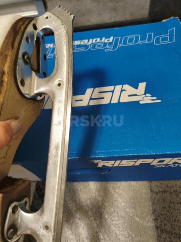 Продам коньки для фигурного катания б/у РИСПОРТ 240 см, цена 7000 р - Орск