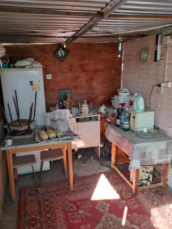 Продам садовый участок в СНТ Урал, небольшой домик с кладовой, баня, туалет, душ, скважина - Орск