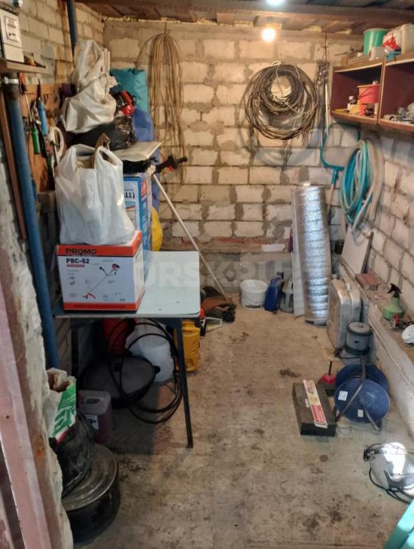 Продам садовый участок в СНТ Урал, небольшой домик с кладовой, баня, туалет, душ, скважина - Орск
