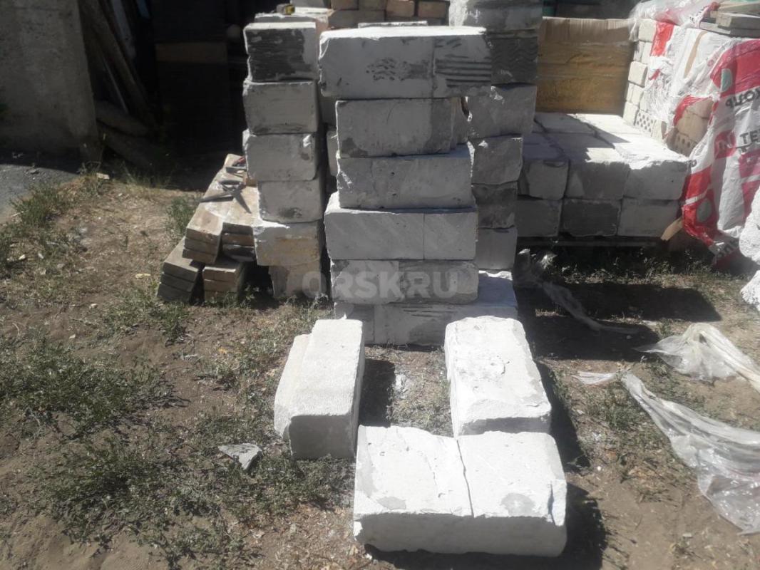 Газоблок 600×300×200, бу, разборный, остатки клея, сколы
30×10 4 половинки, 7 брусков
36шт. - Орск