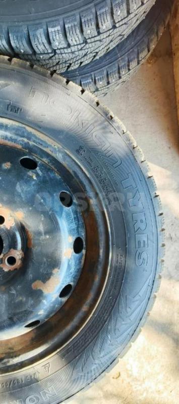 Б/у комплект зимней шипованной резины Нокиан Нордман 7 185/65r15 в хорошем состоянии, эксплуатация о - Орск