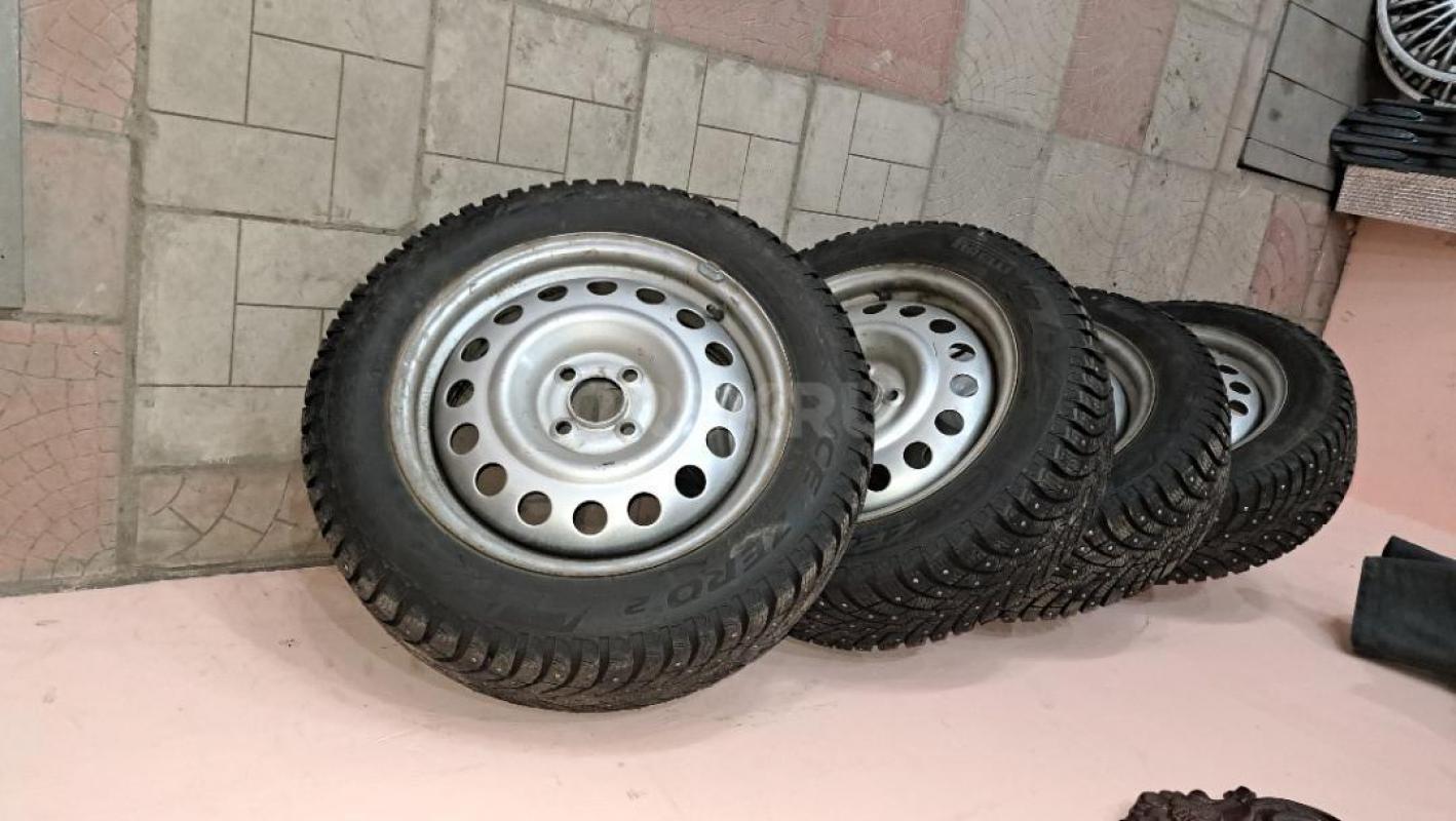 В отличном состоянии,шипы 100%,Эксплуатация минимальная колпаки в подарок - Гай