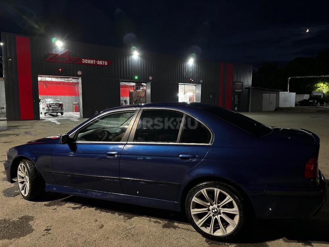 BMW 5 series E39 кузов 1998 год 
M52B25 родной мотор после кап. ремонта, масло не ест вообще
АКПП - Орск