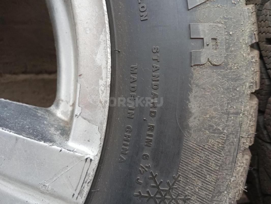продам Doublestar Winterking китайскую шипованую резину 4 штуки на литых дисках 215/65/16 стояла на - Орск