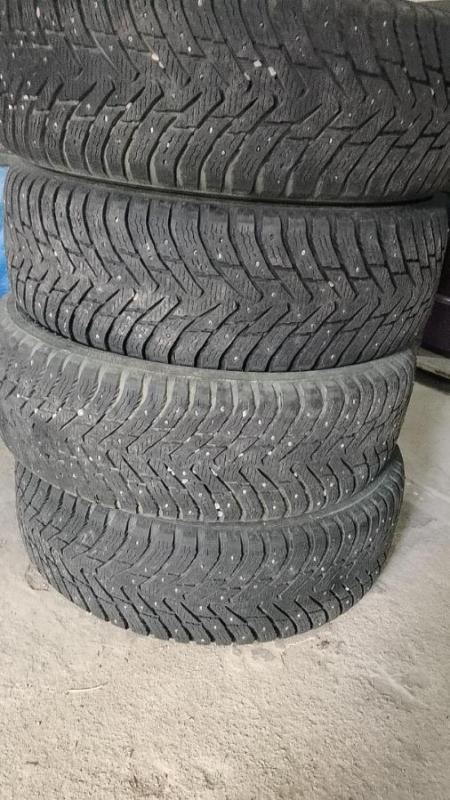 Продам шипованную резину 245/70/16 nokian hakapellite - Орск