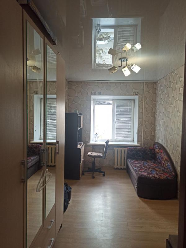 Продаётся отличная трёхкомнатная квартира  на привлекательном этаже , с развитой инфраструктурой рай - Новотроицк