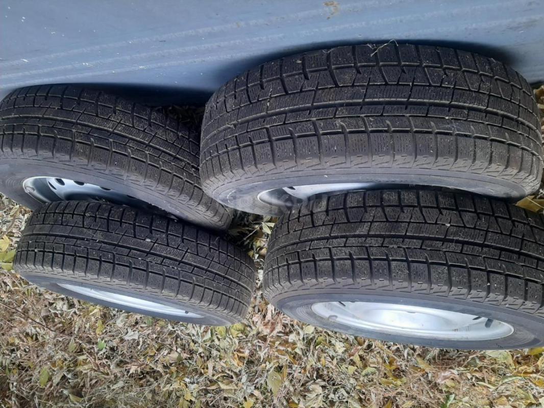 Зимние шины липучкас дисками 185/70 R14 88Q разболтовка 4×100 YOKOHAMA б/у 1 сезон, отбалансированны - Орск