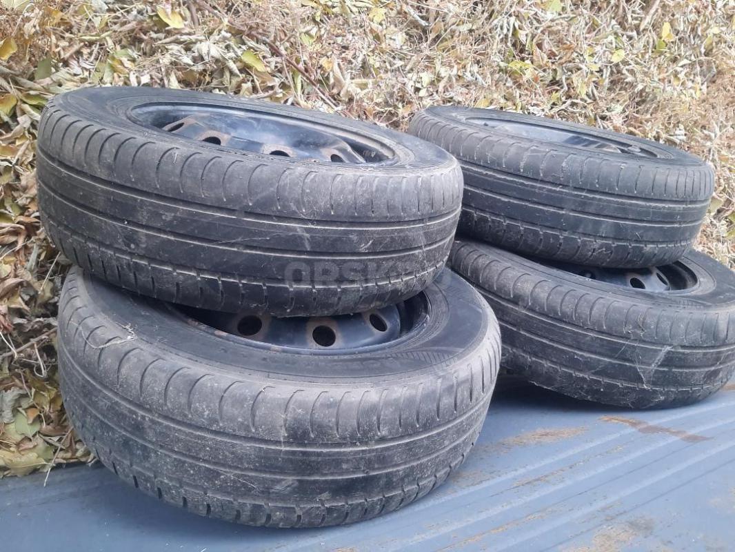 Зимние шины липучкас дисками 185/70 R14 88Q разболтовка 4×100 YOKOHAMA б/у 1 сезон, отбалансированны - Орск