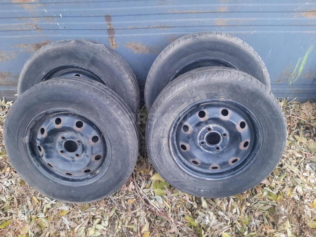 Зимние шины липучкас дисками 185/70 R14 88Q разболтовка 4×100 YOKOHAMA б/у 1 сезон, отбалансированны - Орск
