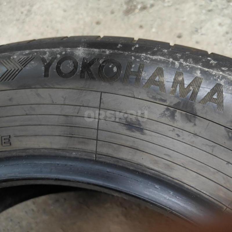 Продам шины Yokohama 215-65-R17 цена за комплект 39 неделя 20 год эксплуатация 2 сезона. - Орск