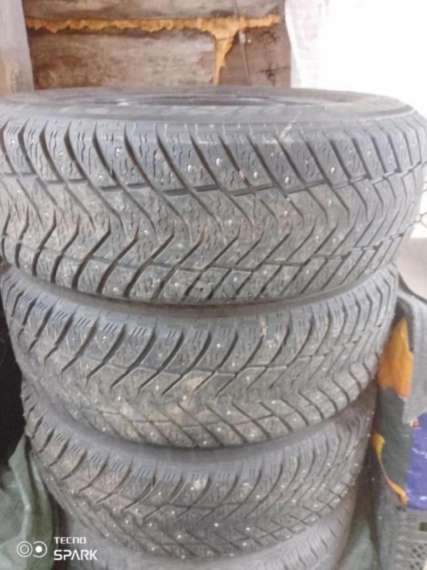 Продам зимние шины R16 . 215/65. - Орск