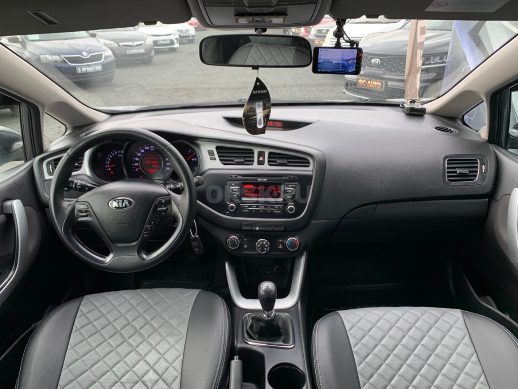 В продаже KIA CEED 2013 год в идеальном техническом и внешнем состоянии. - Орск