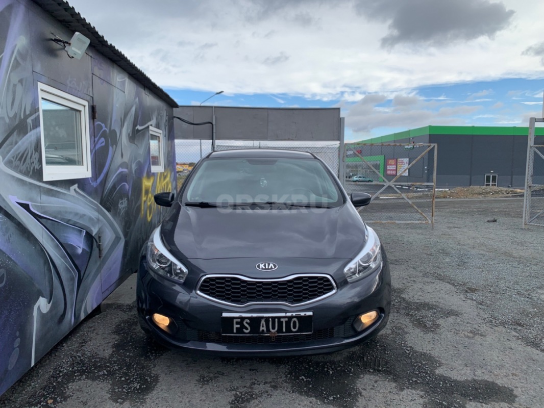 В продаже KIA CEED 2013 год в идеальном техническом и внешнем состоянии. - Орск