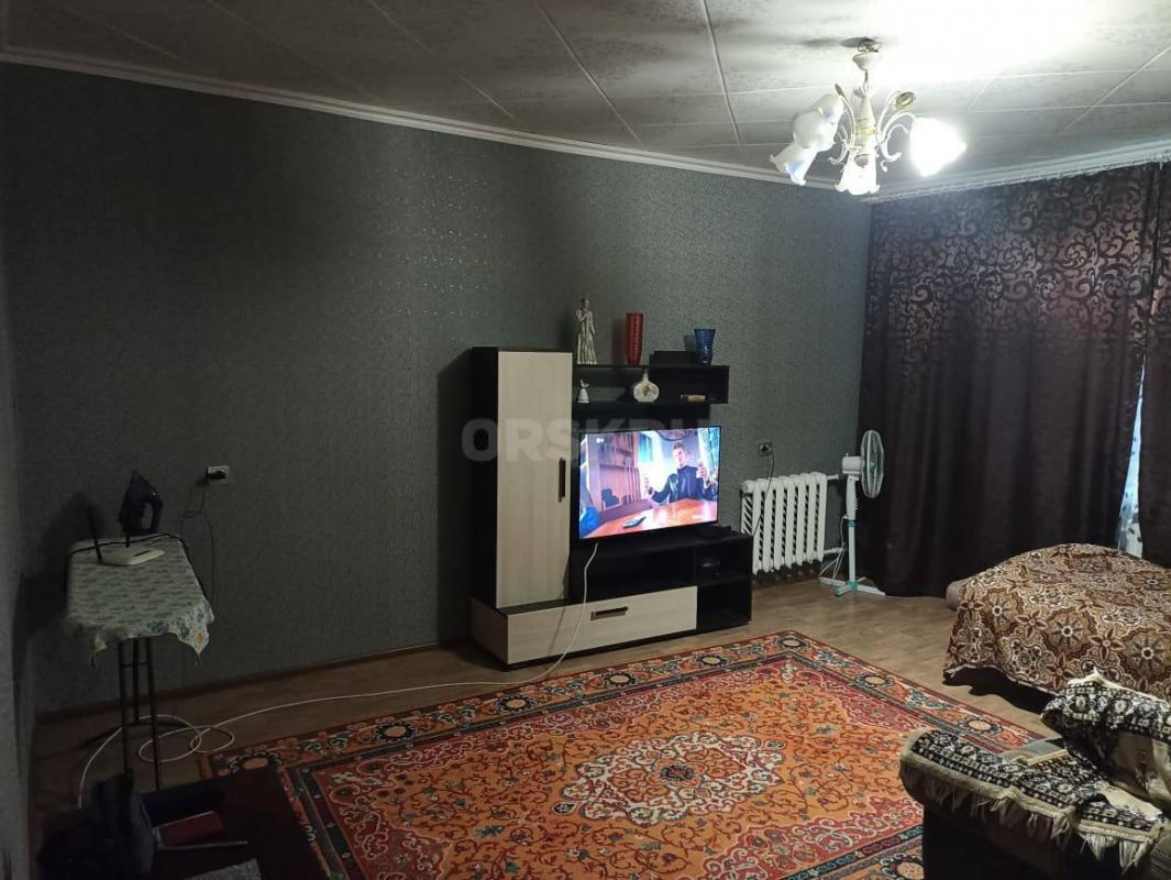 Продаю трехкомнатную квартиру улучшеной планировки, 64 м2
С косметическим ремонтом. - Орск