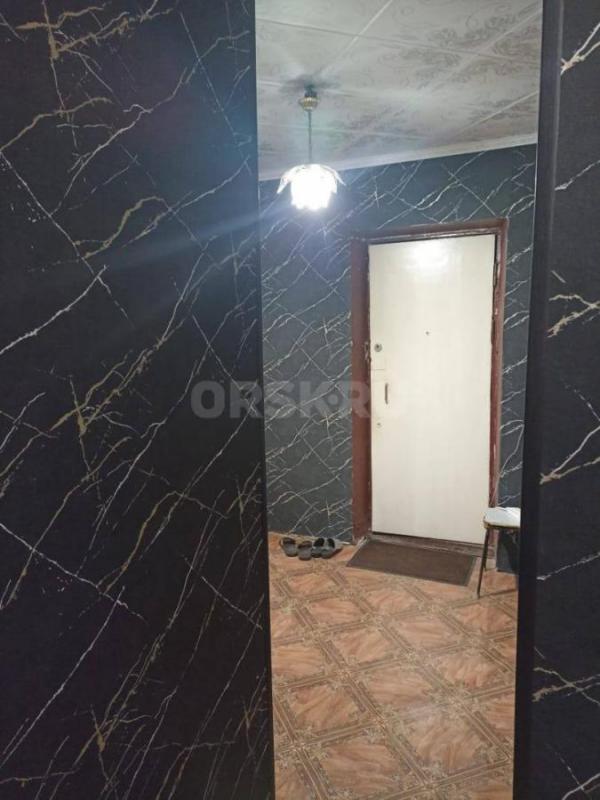 Продаю трехкомнатную квартиру улучшеной планировки, 64 м2
С косметическим ремонтом. - Орск